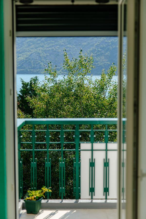 Apartmani Mozaici Risan Exterior photo