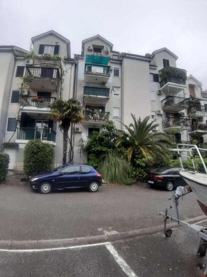 Apartmani Mozaici Risan Exterior photo